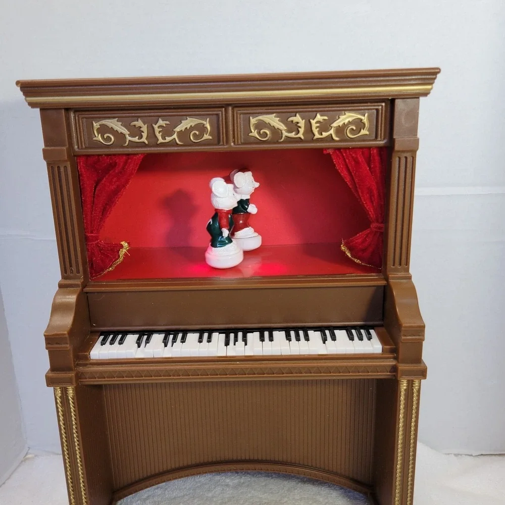 Magical Holiday Self Playing Piano With Dancing Mice 12 Classic Xmas Songs Play